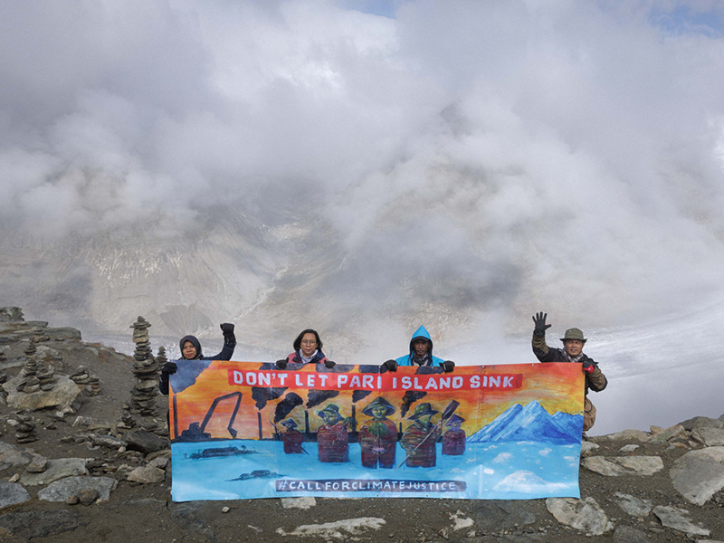 Die Kläger:innen besuchen den Aletschgletscher. (Foto: Daniel Rihs)